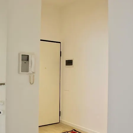 Contemporary New Flat Apartamento Milão